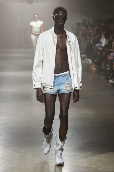Look 43